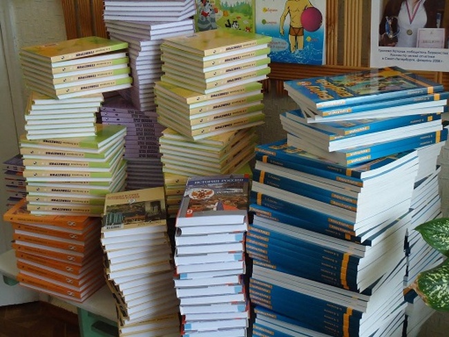 Сотни тысяч книг: одесским школам не хватает учебников