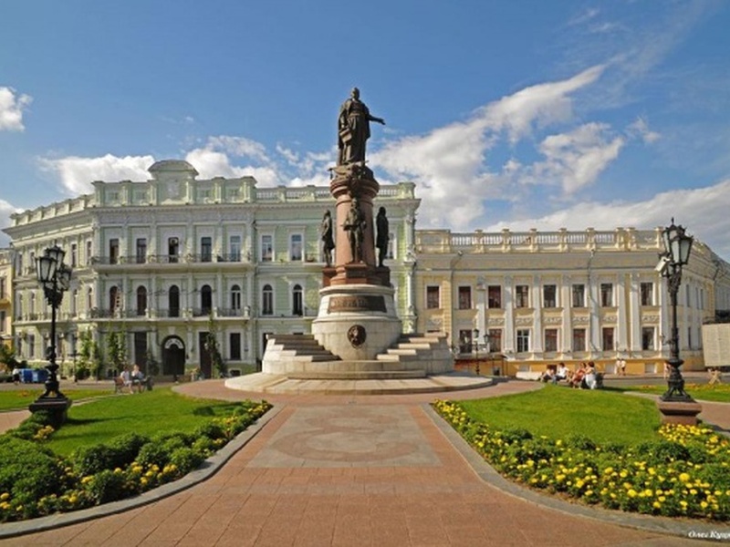 Голову Одеської обласної військової адміністрації просять демонтувати пам'ятник Катерині ІІ