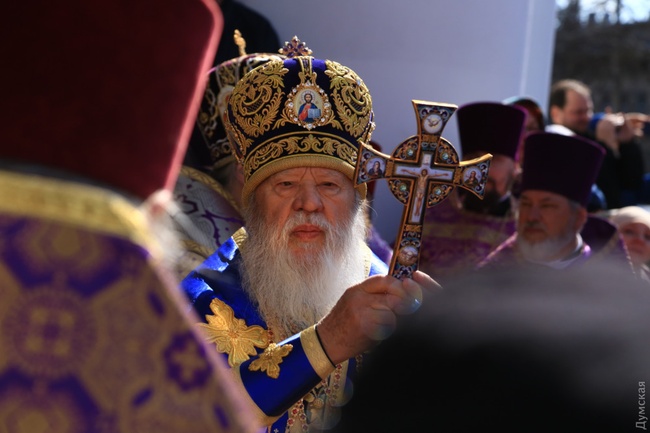 Труханов принял участие в крестном ходе УПЦ Московского патриархата вместе с экс-кандидатом в президенты