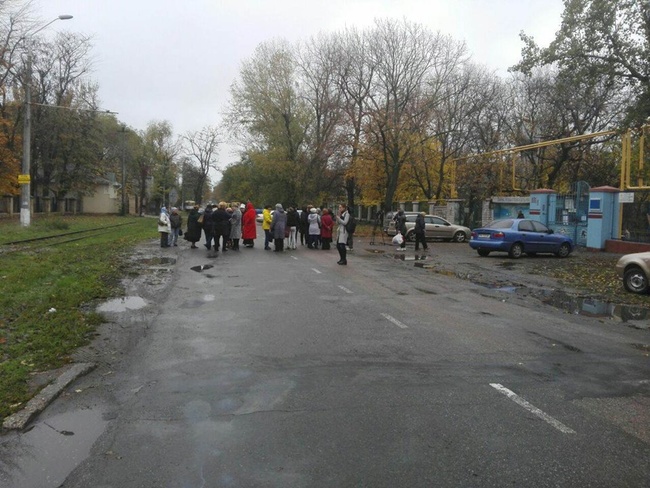 Сотрудники одесского санатория «Ласточка» перекрыли дорогу, требуя ремонта