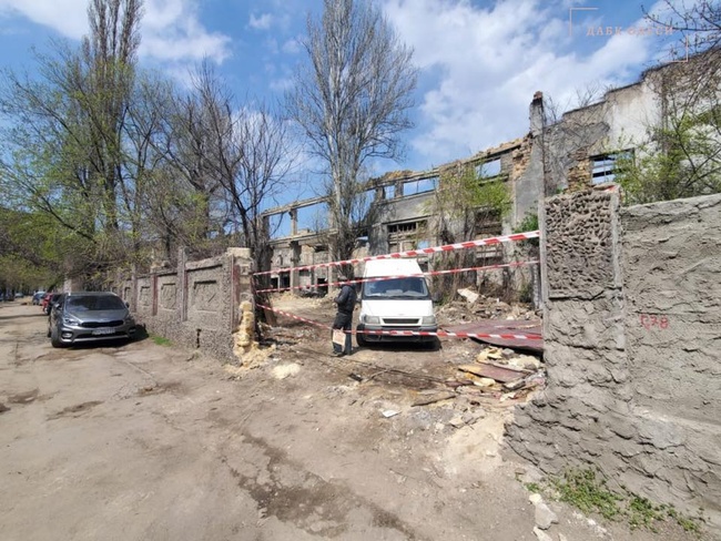 В Одесі несподівано для мерії почали зносити рештки будівлі