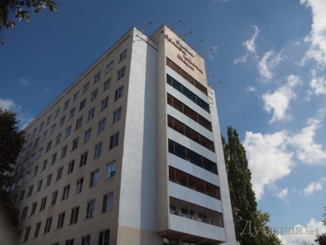 Одесская облбольница заплатит 23 миллиона гривень за два мобильных ангиографа и операционных стола 