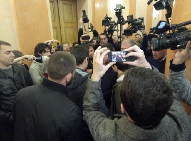 Мэр считает, что охранники "мягко" выдворили из сессионного зала лидера одесского "Автомайдана"