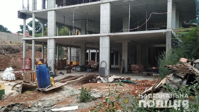 Поліція перевіряє повідомлення про незаконне будівництво в Київському районі