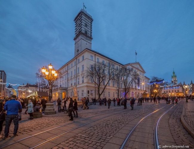 Як депутати Львівської міської ради користуються запитами для посилення своєї ефективності