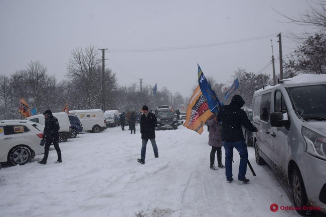 Одеські підприємці бунтували проти локдауну автопробігом та посилкою президенту
