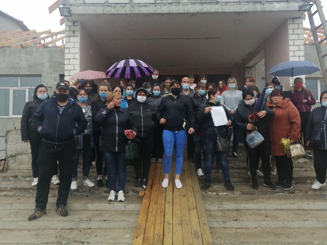 Глава РГА в Захаровке просит жителей не бунтовать из-за расследования по поводу строительства УВК