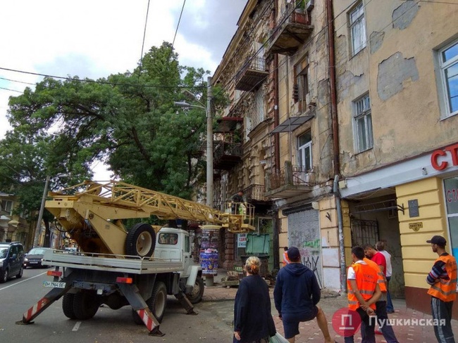 В течение недели в Одессе проверят балконы исторических зданий