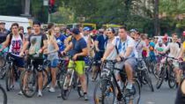 «Критическая масса» протестовала против велосипедного бездорожья в Одессе