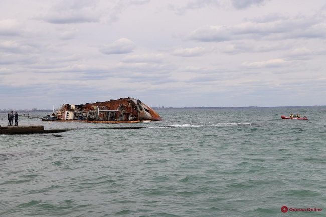 Одесский муниципалитет будет судиться за возмещение ущерба, нанесенного танкером Delfi