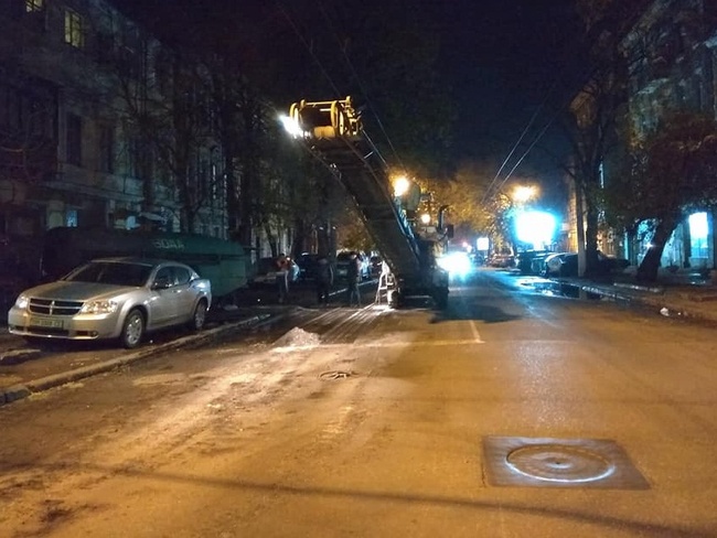 Депутат Одесского горсовета просит полицию охранять работающих ночью дорожников