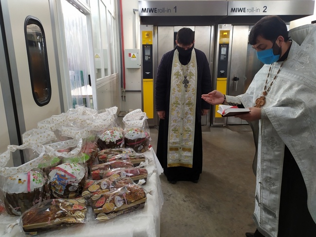 В Измаиле начали освящать паски в пекарнях, чтобы ограничить визит людей в церковь