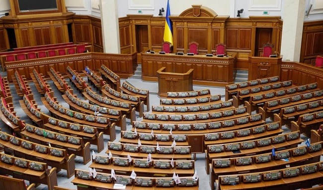 «Чтоб все не заразились»: нардепы Стефанчуки предлагают вести сессии парламента по видео