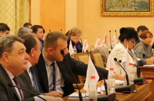 Кнопкодавство на сессии Одесского горсовета: депутаты продолжают "подстраховывать" коллег