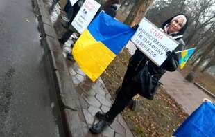 Stop funding telethon and TV series: anti-corruption action held in Odesa