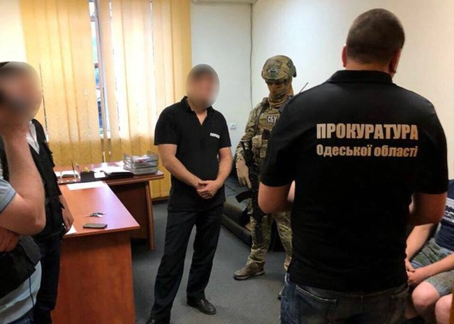 Прокуратура передала в суд дело экс-полицейских, «обложивших данью» предпринимателей на пляжах Одессы
