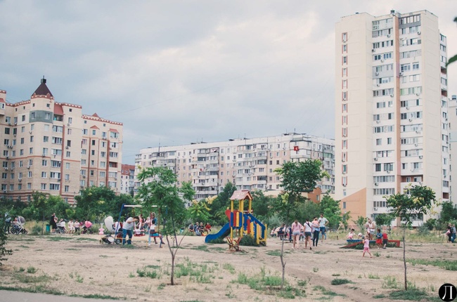 Экс-нардеп похвастался в Одессе детскими площадками и напоролся на критику