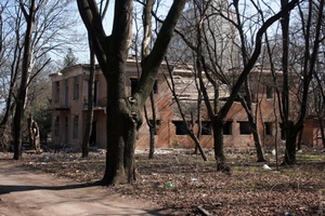 Одесский горсовет продолжает отдавать землю бывшего санатория "Украина" в частные руки