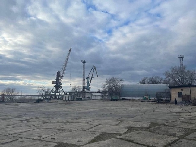 Терріторія порта. Фото: Олександр Славський/Facebook)