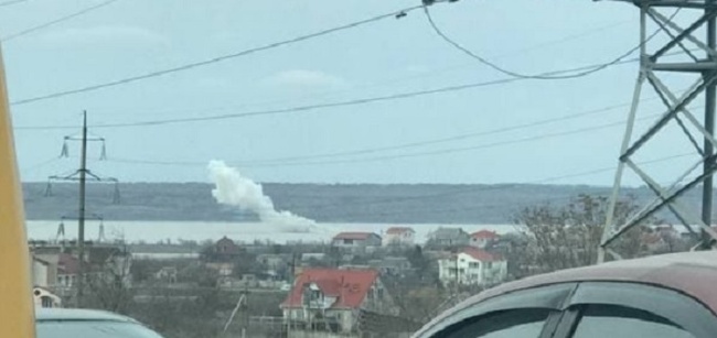 Ворожий літак випустив дві ракети в Куяльницький лиман