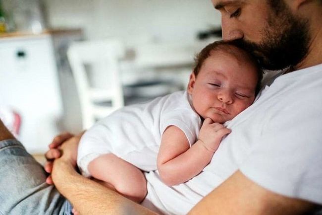 Верховной Раде предлагают ввести десятидневный декрет для отцов