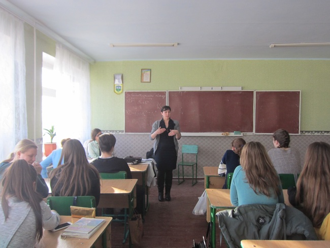 Правники та психологи Татарбунарщини обговорили зі школярами питання протидії домашньому насильству