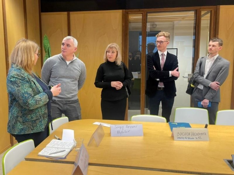 Очільники Херсона та Миколаєва відвідали Гаазький гуманітарний центр