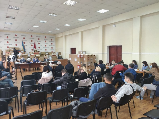 Районні в місті Одесі ТВК завершують прийом протоколів від дільничних виборчих комісій