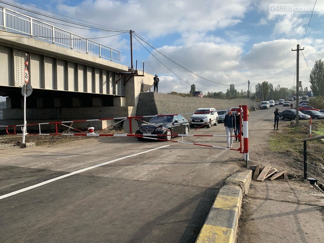 По отремонтированной понтонной переправе на дороге Одесса-Черноморск разрешили ездить не всем