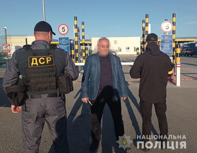 Одеські правоохоронці депортували «вора в законі» з території України
