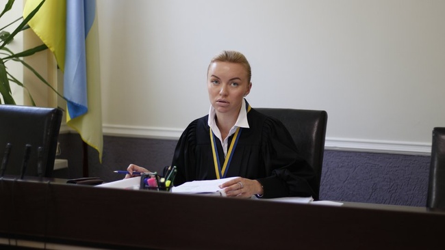 Суддя у справі друкарні Фесенко вимагала від журналістів не знімати засідання