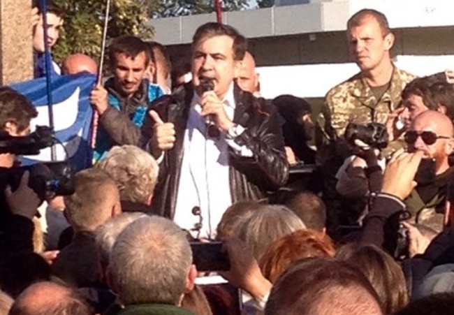 Приезд Саакашвили в Одессу сопровождался потасовкой между его соратниками и противниками