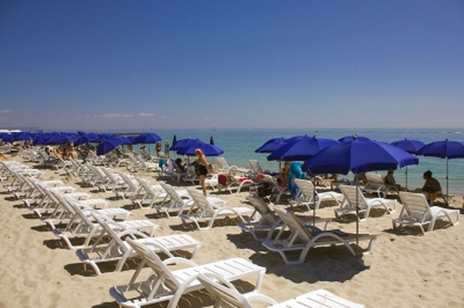 К концу туристического сезона одесский мэр озаботился бесплатным доступом на городские пляжи