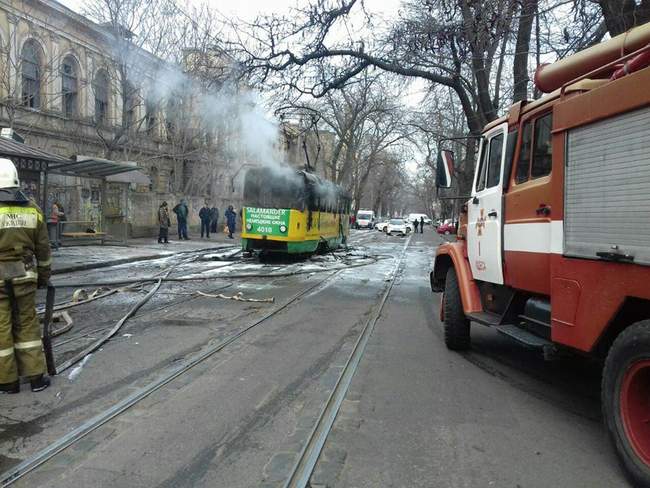 В Одессе сгорел трамвай и пострадала пассажирка