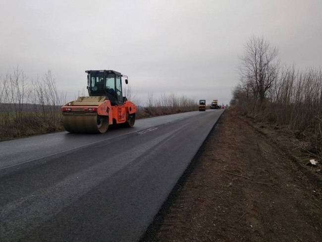 Облсовет отчитался об окончании дополнительного ремонта трассы силами депутатской фирмы