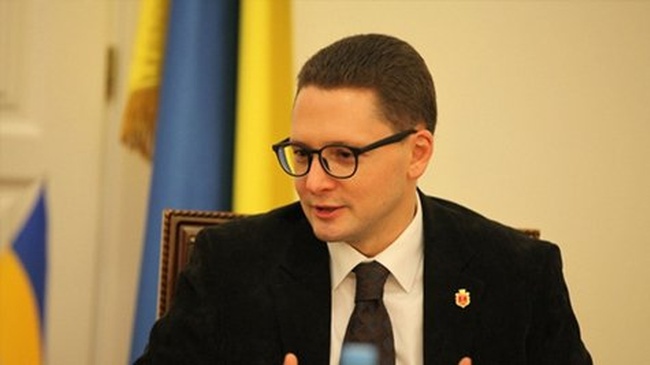 Суд перенес рассмотрение жалобы на отказ отстранить от должности заместителя мэра Одессы