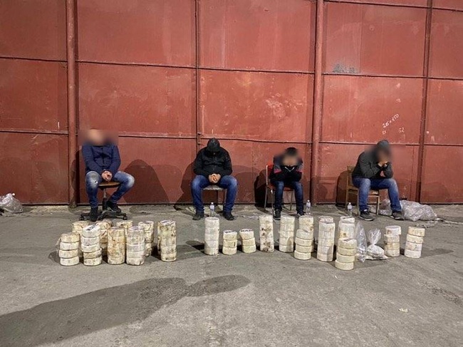 Правоохоронці Одеси затримали в трубах кокаїн на 40 мільйонів доларів