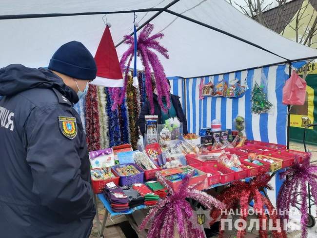 Поліцейські вилучили в торговців піротехнікою 5 тисяч петард