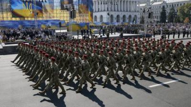 Сокращения, разоружение, дефицит: как изменилась украинская армия за 25 лет