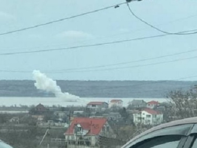 Ворожий літак випустив дві ракети в Куяльницький лиман