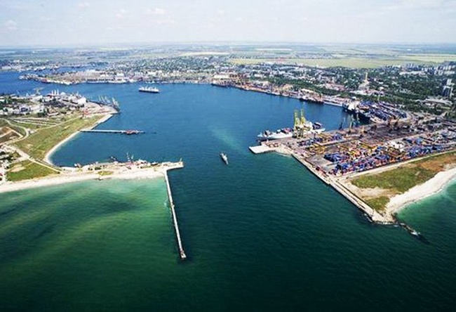 Мінінфраструктури почало шукати розробника обґрунтувань щодо концесії порту «Чорноморськ»
