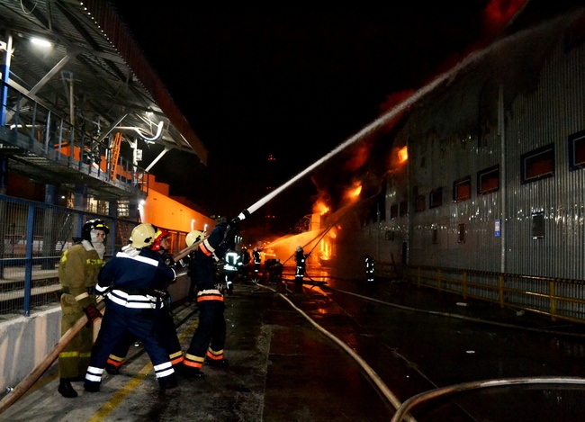 Пожар на масложировом комбинате под Одессой тушили почти 12 часов