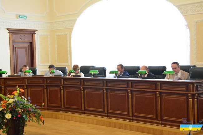 Президента просят перевести 11 судей из Одесского апелляционного хозсуда в новый суд