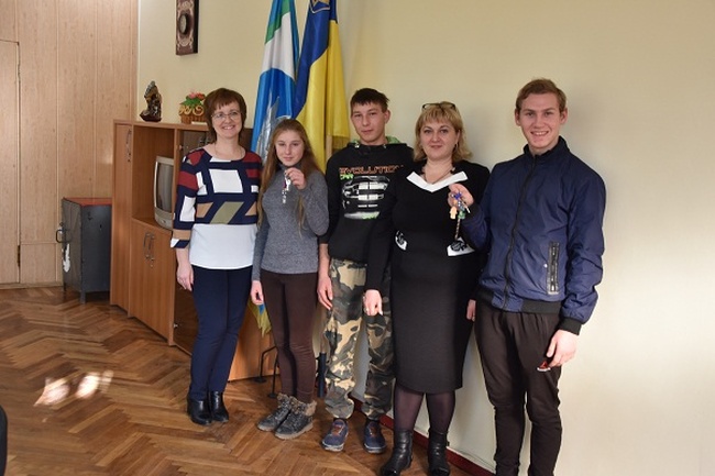 В Беляевском районе пятеро детей, лишенных родительской опеки, получили жилье